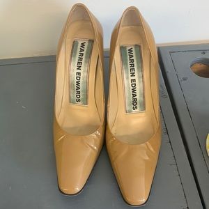 Warren Edward’s tan pump